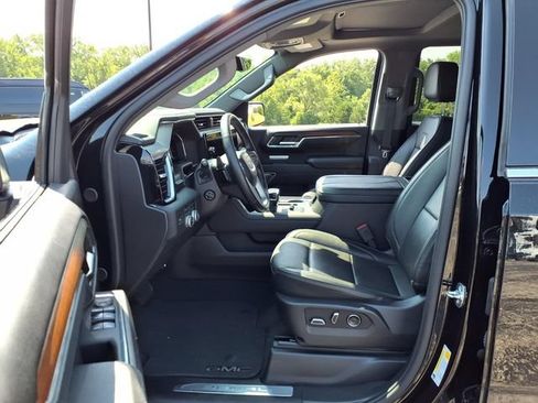 Used 2025 GMC Sierra 1500 Denali w/ Denali Reserve Package AWD/4WD image 35