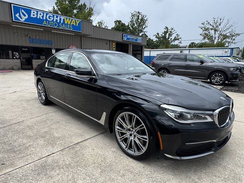 Used 2019 BMW 750i RWD image 3