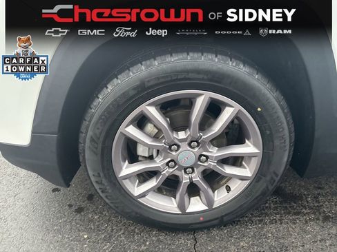 Used 2023 GMC Terrain SLT image 9