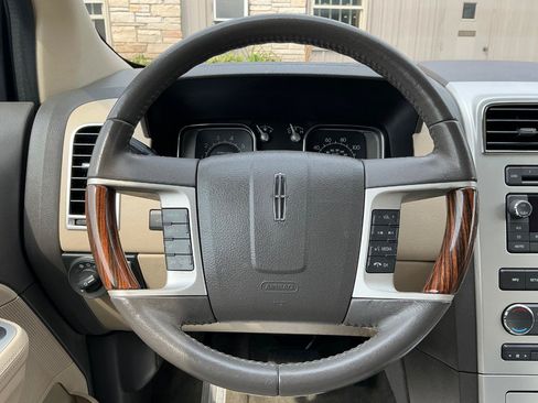 Used 2010 Lincoln MKX AWD image 22