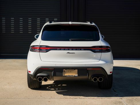 New 2026 Porsche Macan image 9