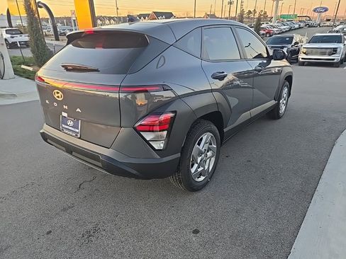 New 2026 Hyundai Kona SE image 8