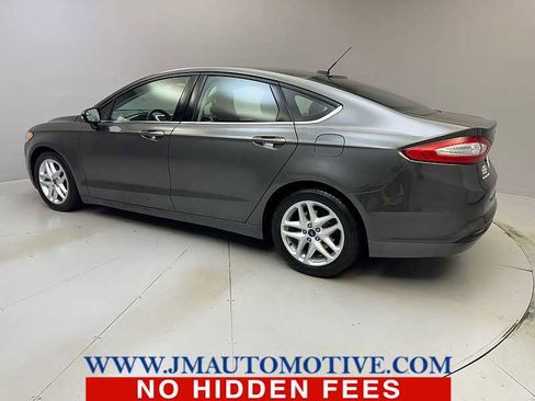 Used 2016 Ford Fusion SE image 3