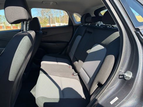 Used 2022 Hyundai Kona SE w/ Cargo Package image 28