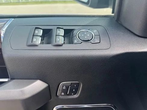 Used 2016 Ford F150 Platinum w/ Equipment Group 701A Luxury AWD/4WD image 13