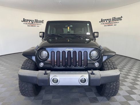 Used 2015 Jeep Wrangler Unlimited Sahara w/ Connectivity Group AWD/4WD image 4
