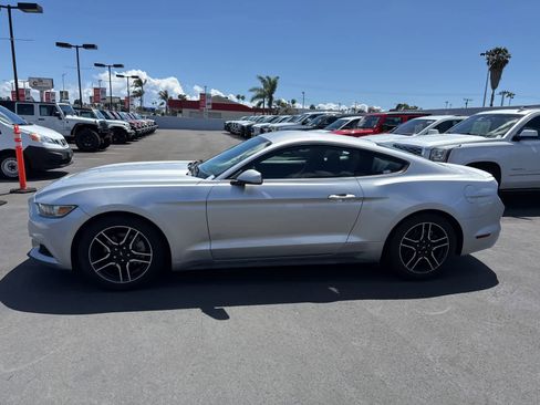 Used 2017 Ford Mustang Coupe image 2
