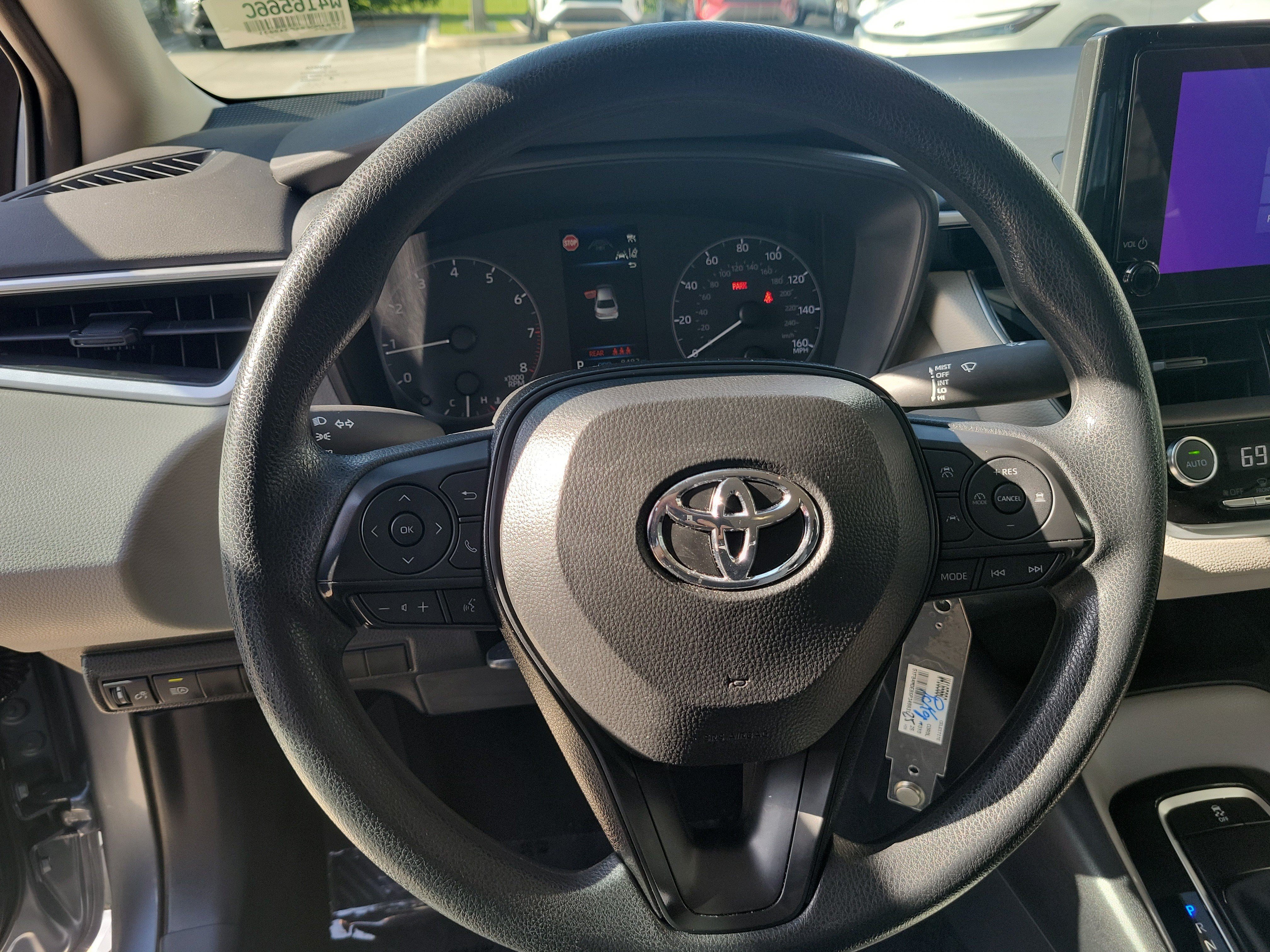 Used 2025 Toyota Corolla LE FWD image 25