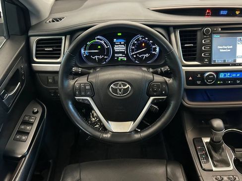 Used 2017 Toyota Highlander Limited Platinum AWD/4WD image 14