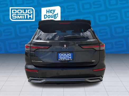 New 2026 Mitsubishi Outlander SEL image 3