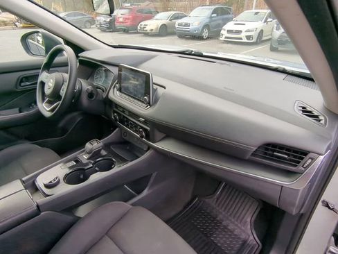 Used 2024 Nissan Rogue S image 45