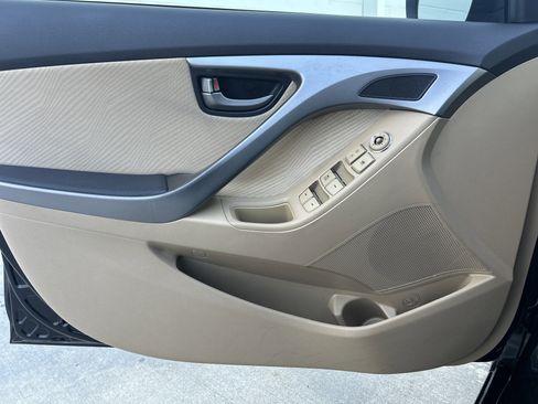 Used 2013 Hyundai Elantra GLS w/ Preferred Pkg image 22