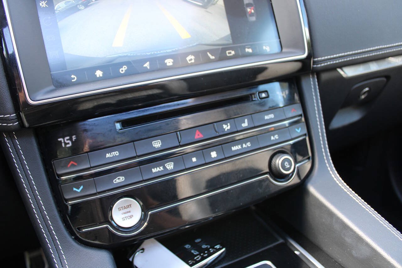 Used 2019 Jaguar F-PACE S AWD/4WD image 37