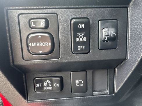 Certified 2020 Toyota Tundra SR5 image 29