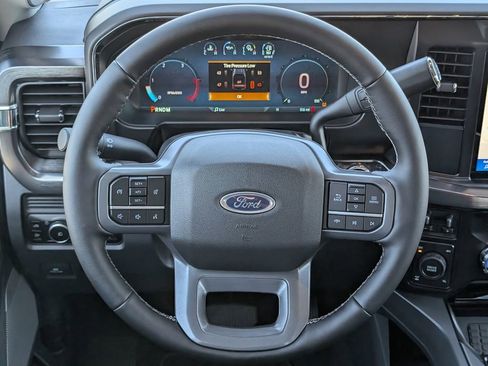 New 2026 Ford F250 Lariat w/ Black Appearance Package image 9