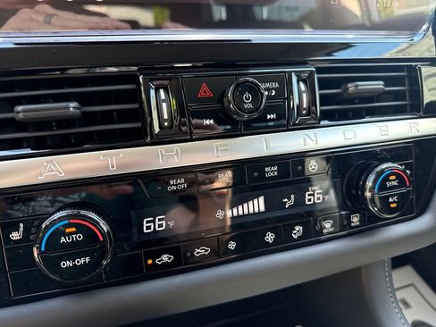 New 2026 Nissan Pathfinder SL FWD image 18