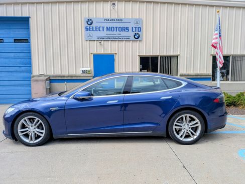 Used 2015 Tesla Model S AWD image 4