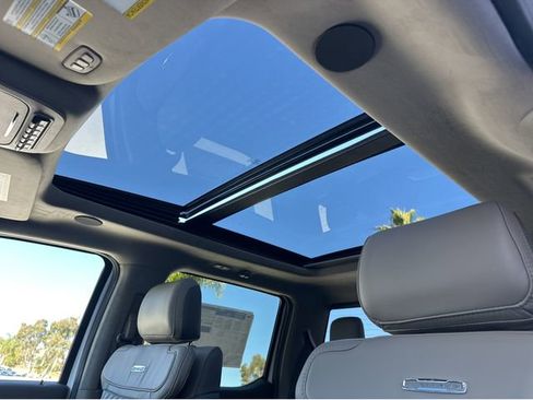 New 2026 Ford F250 Platinum w/ Platinum Plus Package AWD/4WD image 11