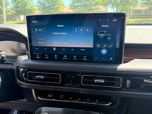 Used 2022 Lincoln Nautilus Reserve AWD/4WD image 16