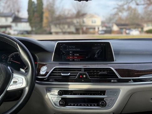 Used 2016 BMW 750i xDrive image 20