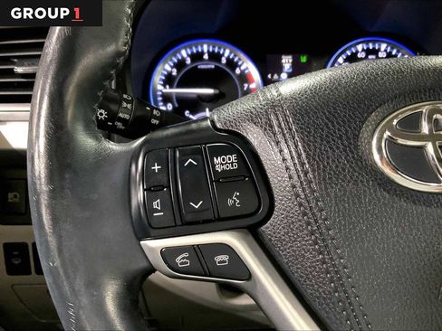 Used 2016 Toyota Highlander Limited Platinum image 23