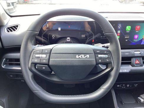 Used 2025 Kia K4 EX image 39