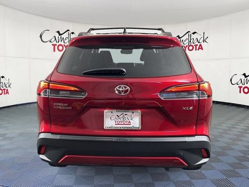 Used 2025 Toyota Corolla Cross XLE FWD image 7