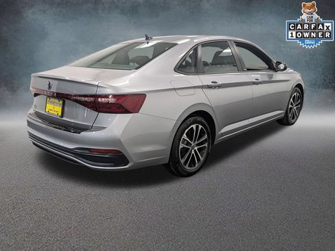Used 2025 Volkswagen Jetta Sport FWD image 4