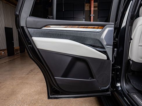 Used 2026 Cadillac Escalade Platinum Sport w/ LPO, ONYX Package image 41