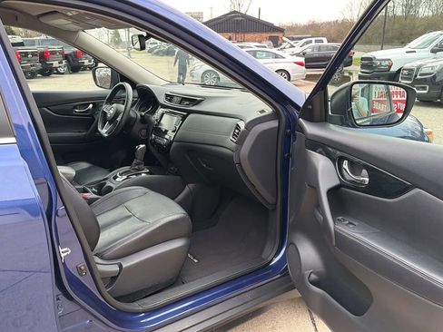 Used 2018 Nissan Rogue SL image 16