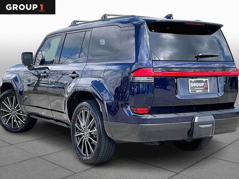 Used 2025 Lexus GX 550 w/ Accessory Package (2T) image 10