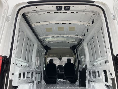 New 2026 Ford Transit 250 148 Medium Roof RWD image 19