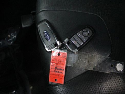 Used 2020 Ford Fusion Titanium image 33