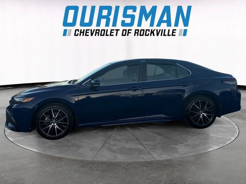 Used 2023 Toyota Camry SE w/ Cold Weather Package image 3