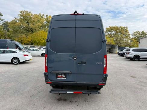 Used 2019 Mercedes-Benz Sprinter 144 image 28