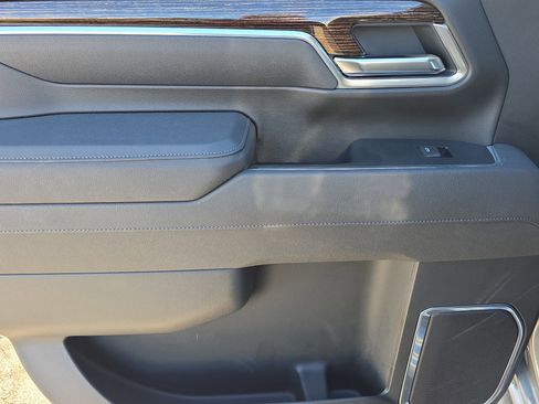 Used 2025 GMC Sierra 2500 SLE w/ SLE Convenience Package image 12