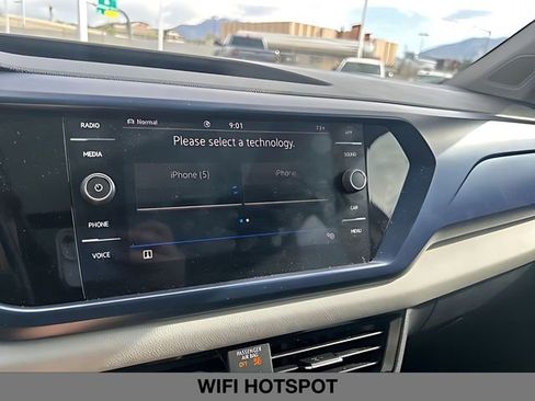 Used 2023 Volkswagen Taos SE w/ Panoramic Sunroof Package image 28