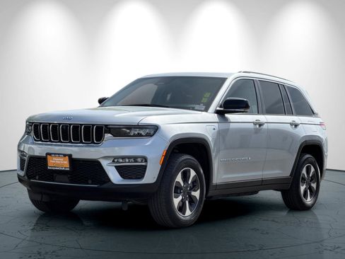 Used 2022 Jeep Grand Cherokee Limited 4xe w/ Luxury Tech Group II image 8