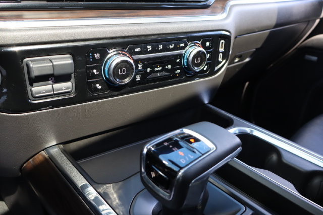 Used 2024 GMC Sierra 1500 SLT w/ SLT Premium Plus Package AWD/4WD image 30