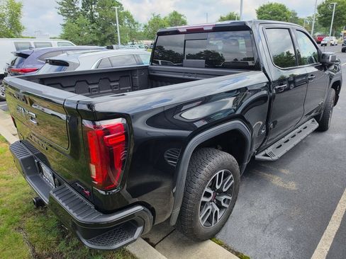 Used 2024 GMC Sierra 1500 AT4 w/ AT4 Premium Package AWD/4WD image 7