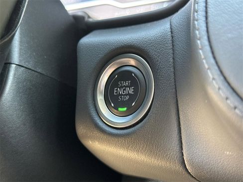 Used 2024 Chevrolet Suburban LT image 15