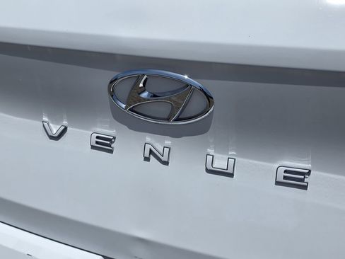 Used 2025 Hyundai Venue SEL FWD image 32