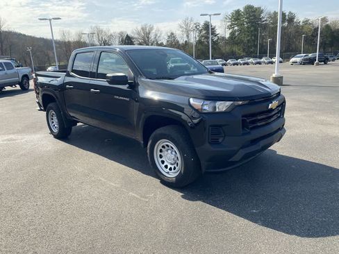 Used 2024 Chevrolet Colorado W/T image 1