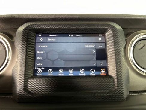 Used 2021 Jeep Wrangler Unlimited Sahara w/ Dual Top Group AWD/4WD image 29