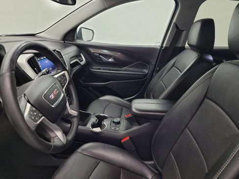 Used 2024 GMC Terrain SLT image 17