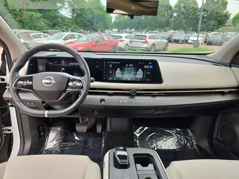 Used 2023 Nissan Ariya FWD image 12