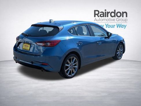 Used 2018 MAZDA MAZDA3 Touring FWD image 7