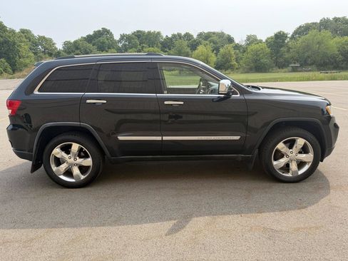 Used 2011 Jeep Grand Cherokee Overland AWD/4WD image 4
