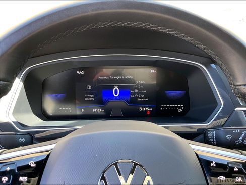 Certified 2023 Volkswagen Tiguan SE R-Line FWD image 20