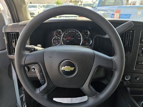 Used 2025 Chevrolet Express 3500 LT w/ LT Preferred Equipment Group RWD image 3